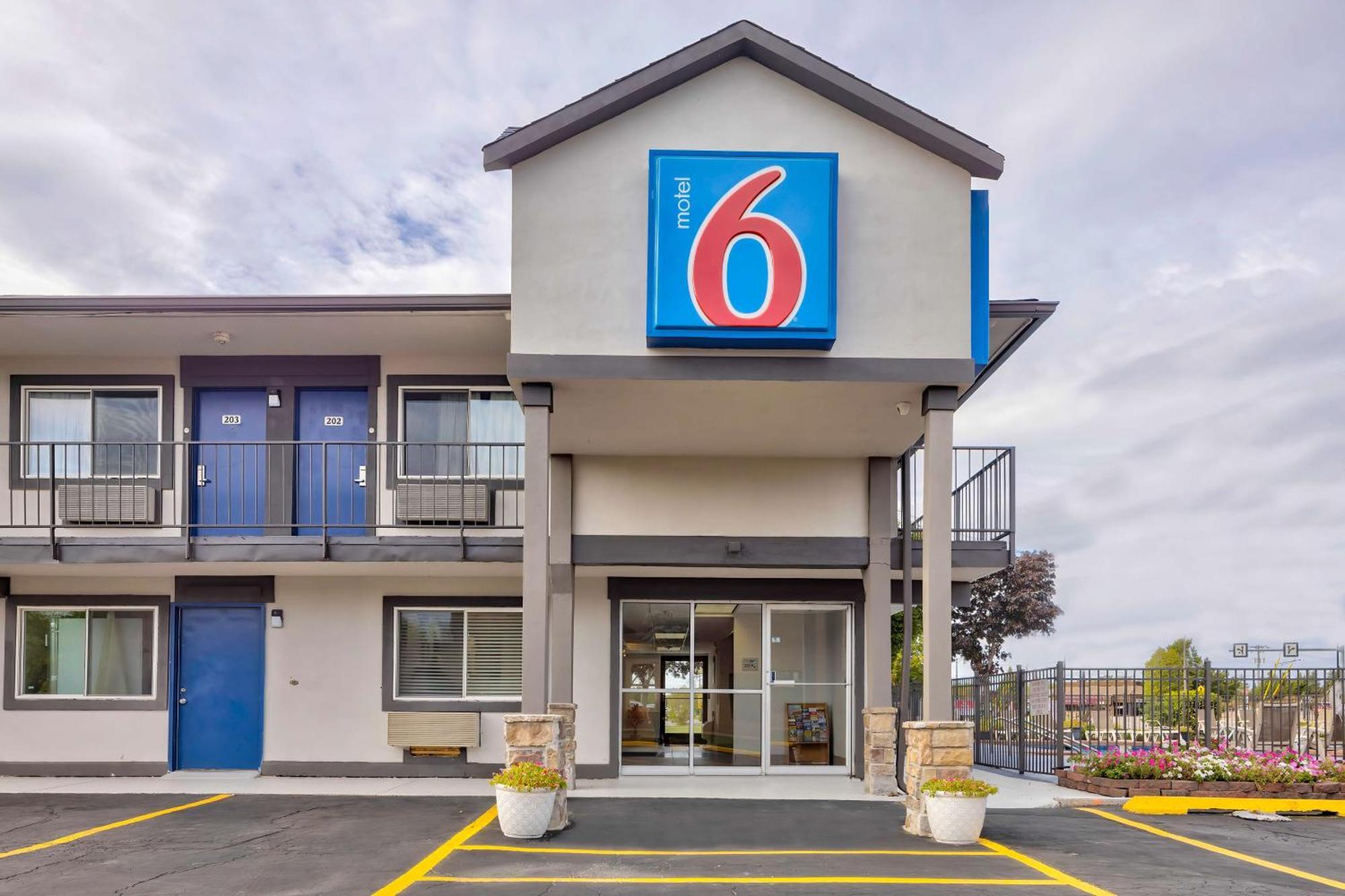 Motel 6-Oshkosh, Wi Ngoại thất bức ảnh