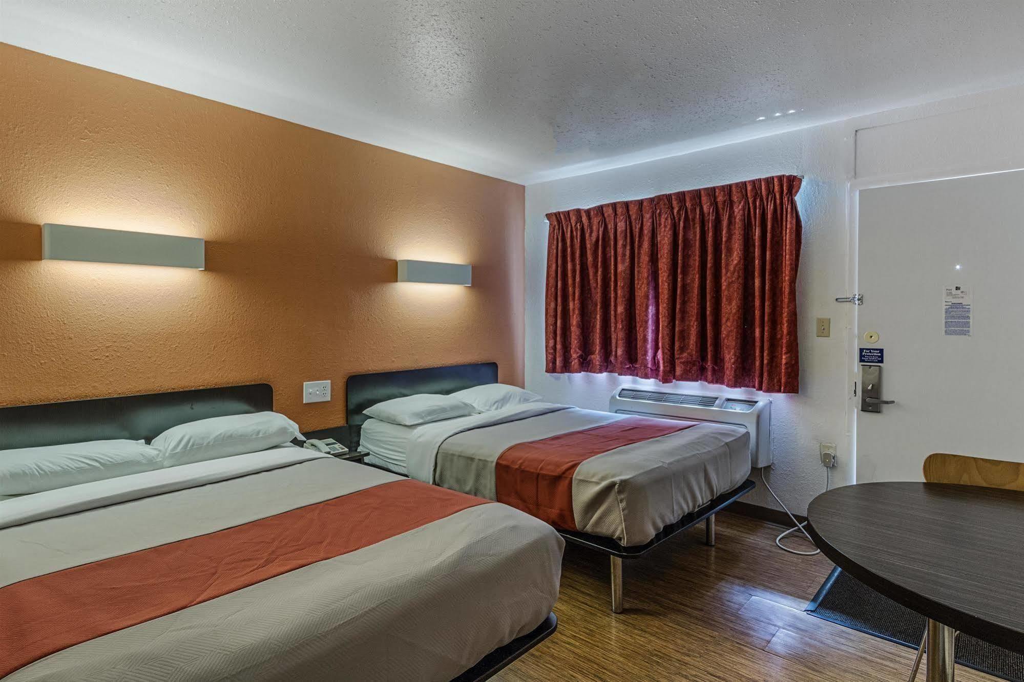 Motel 6-Oshkosh, Wi Ngoại thất bức ảnh