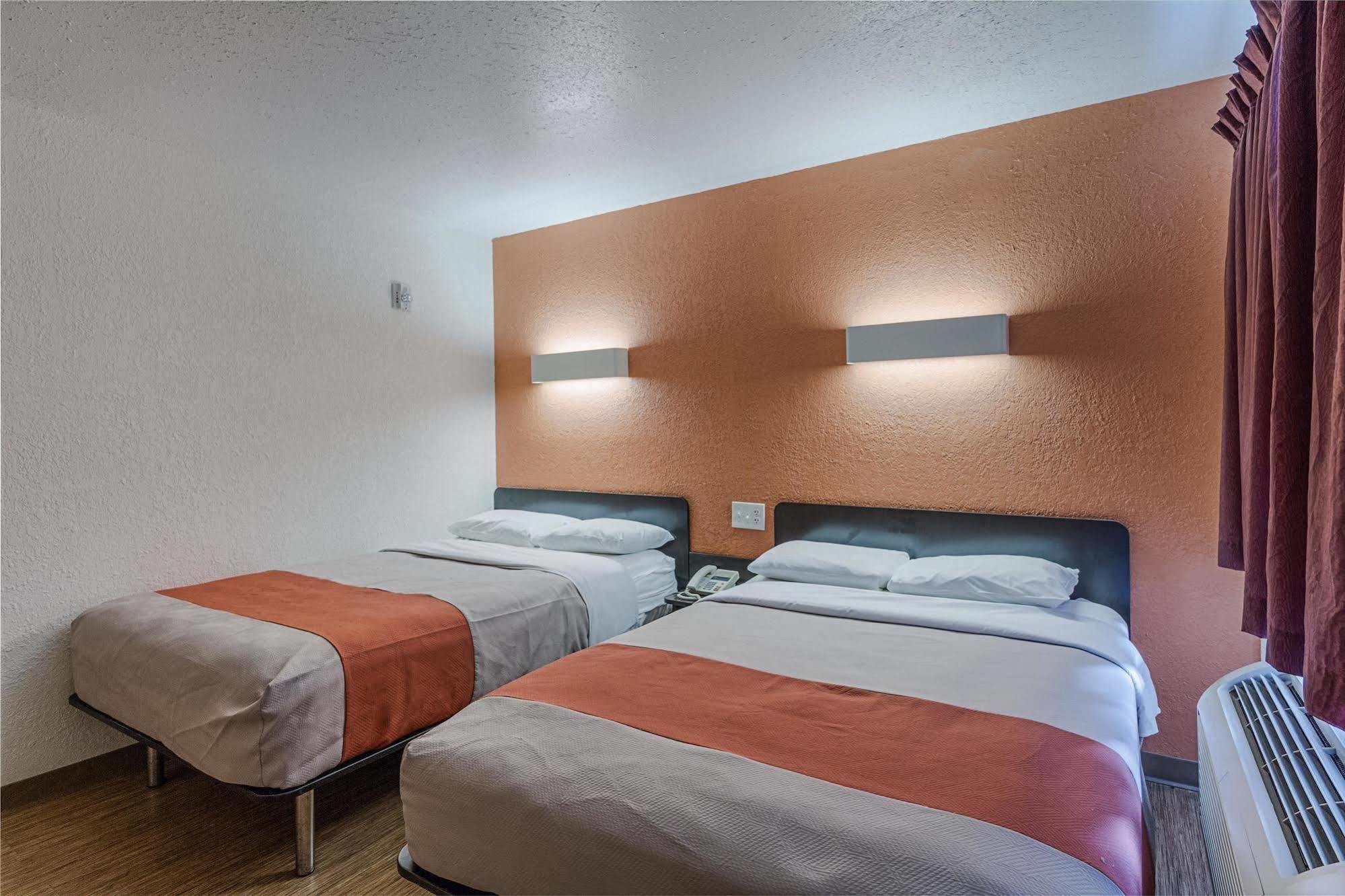 Motel 6-Oshkosh, Wi Ngoại thất bức ảnh