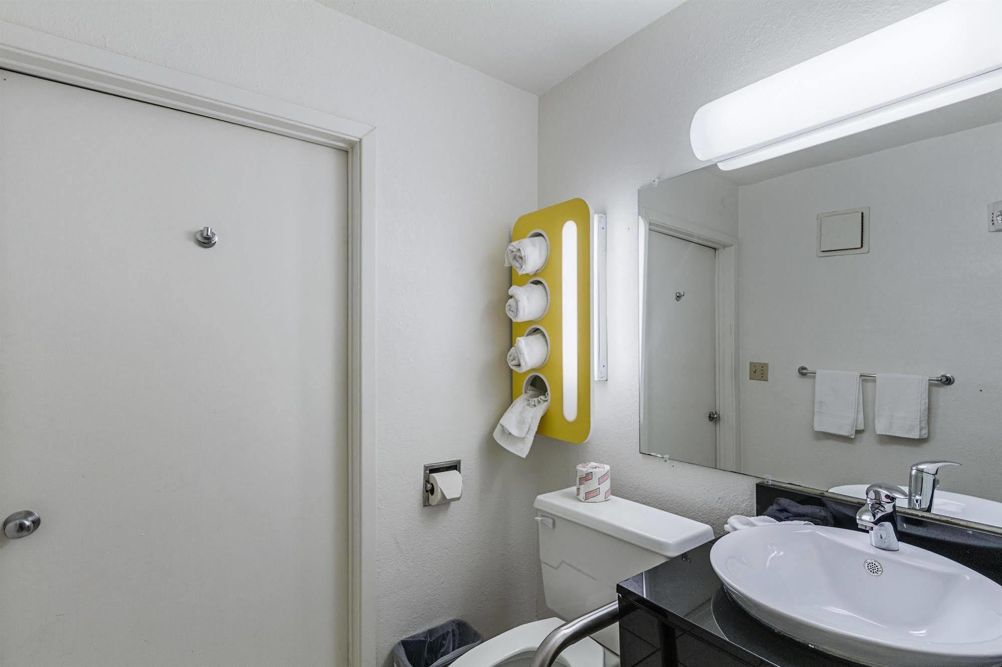Motel 6-Oshkosh, Wi Ngoại thất bức ảnh